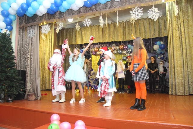 II Гимназический фестиваль новогодних мини-спектаклей  «Золотой ключик» 4 классы.