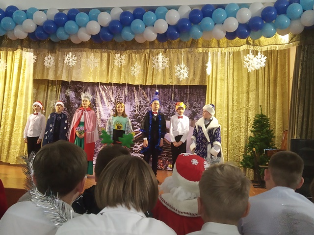II Гимназический фестиваль новогодних мини-спектаклей «Золотой ключик» 5 классы.