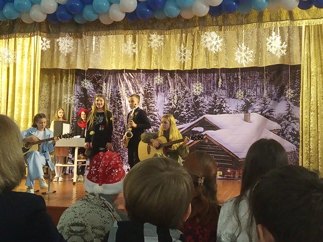 II Гимназический фестиваль новогодних мини-спектаклей «Золотой ключик» 6 классы.