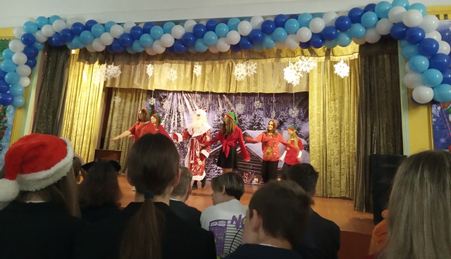 II Гимназический фестиваль новогодних мини-спектаклей «Золотой ключик» 8 классы.